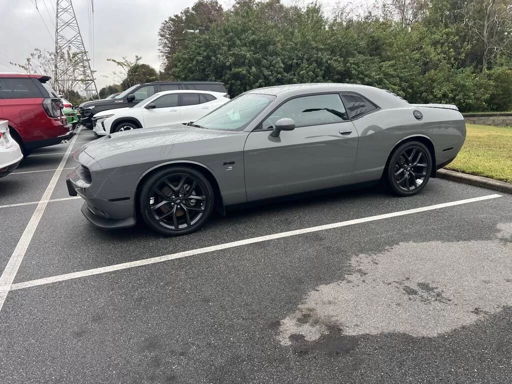 Dodge Challenger